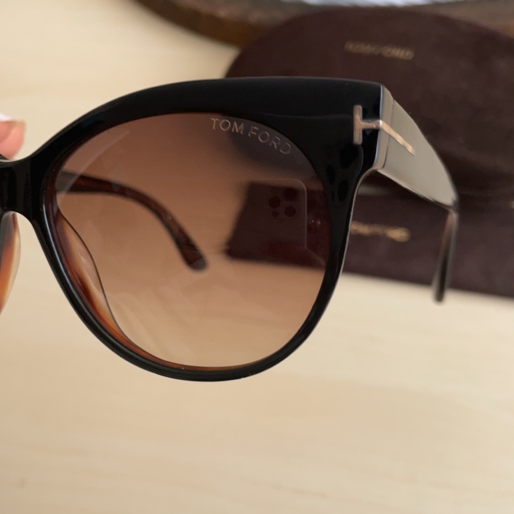 TOM FORD Sunglasses - Picture 3 of 9